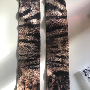 New Unisex animal paws socks funny novelty socks Big Cat NWOT Cheetah